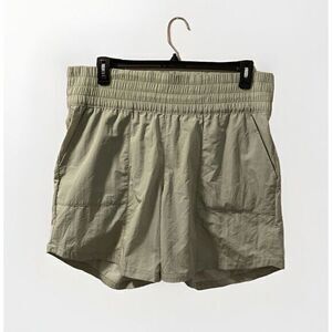 Columbia Shorts Sz XL Sage Green Boundless Trek Omni Shield 7" Inseam NWT‎
